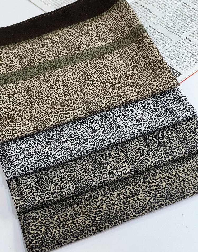 روسری نخی پلنگی ریز code:2389