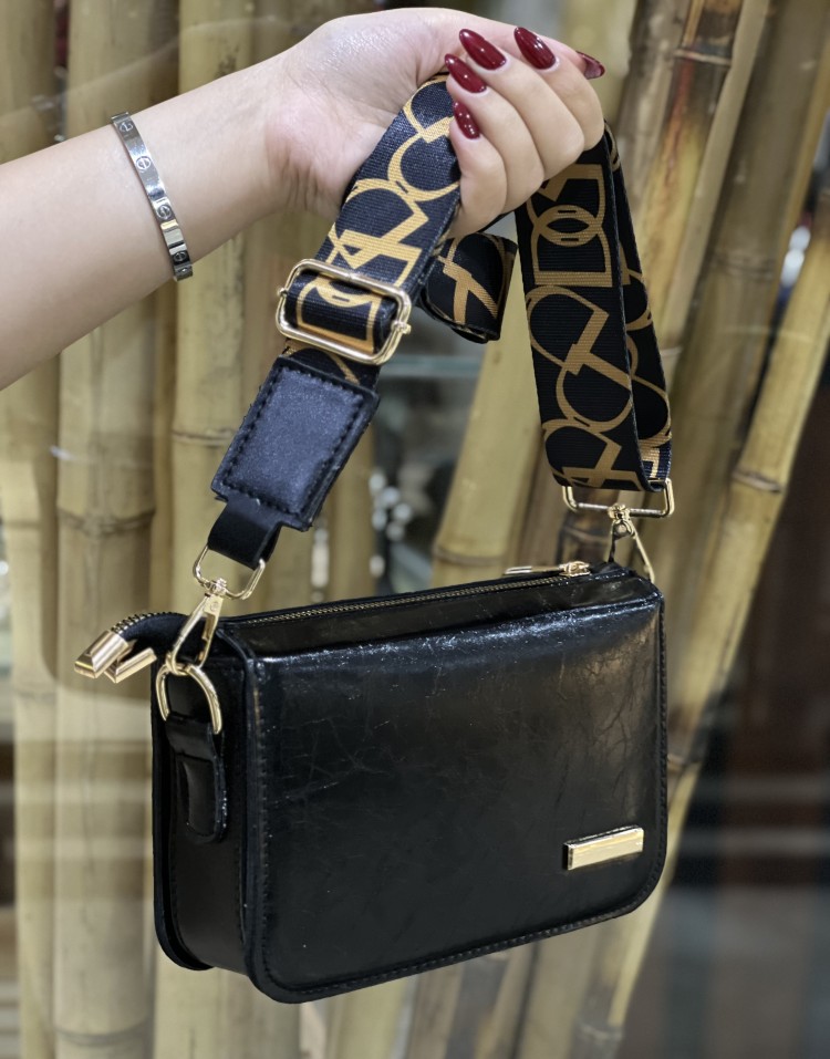 کیف چرم رو دوشی code:3179 DKNY
